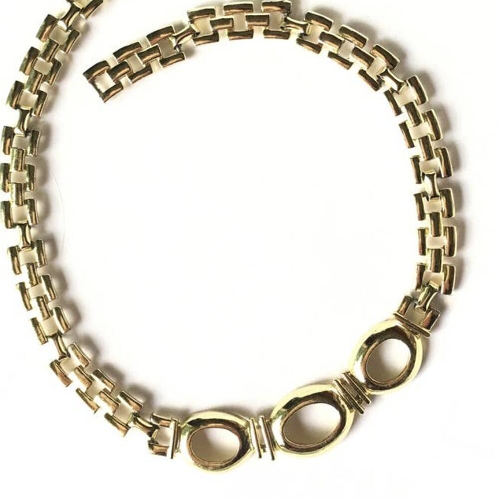 Vintage gold tone open circle collar necklace
